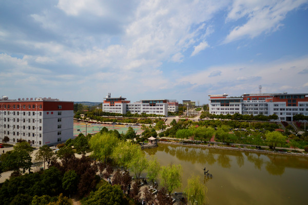 四川成都汽修學(xué)校