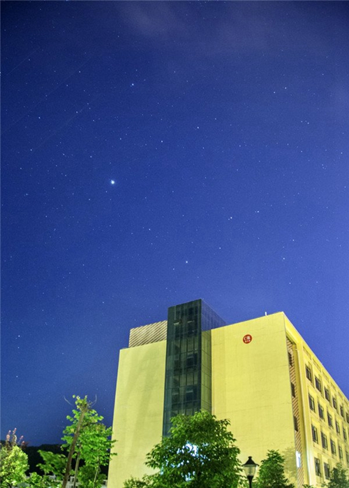 貴州工程職業(yè)學(xué)院夜景