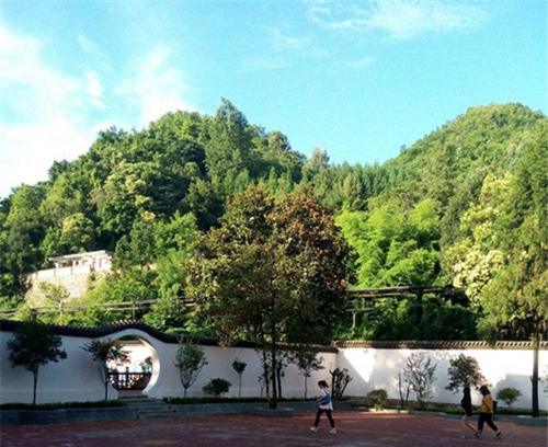 貴州水鋼技師學(xué)院(六盤水水鋼技校)校園環(huán)境3