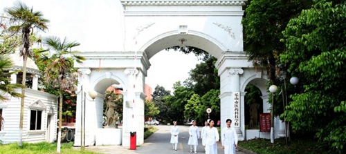 樂山市醫(yī)藥科技學校校園大門