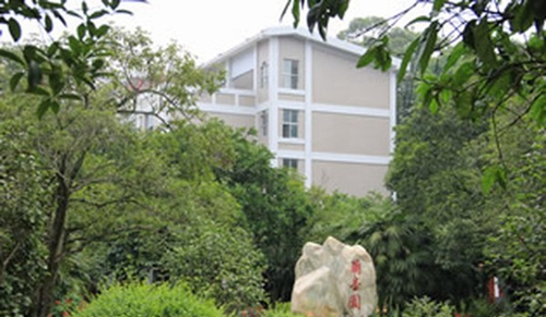 四川省檔案學(xué)校（雅安檔案學(xué)校）花園教學(xué)樓