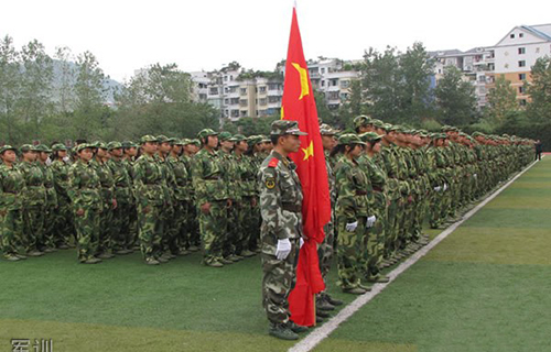 重慶墊江縣職業(yè)教育中心軍訓(xùn)