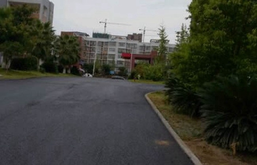 四川省資陽市雁江區(qū)職業(yè)技術(shù)學(xué)校校園道路