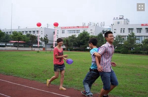 成都金海洋創(chuàng)意產(chǎn)業(yè)職業(yè)技術(shù)學(xué)校趣味比賽2