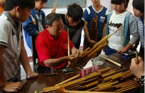 雷山縣中等職業(yè)學(xué)校蘆笙制作