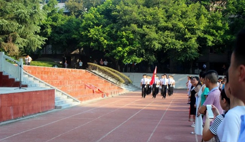 四川省隆昌市城關(guān)職業(yè)中學(xué)開學(xué)典禮