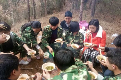 蒼溪嘉陵中等職業(yè)學(xué)校其樂(lè)融融