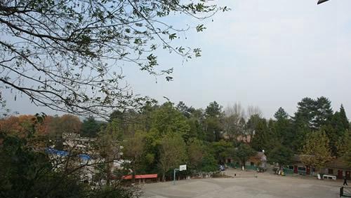 貴陽經(jīng)濟技術(shù)學(xué)校校園風(fēng)景