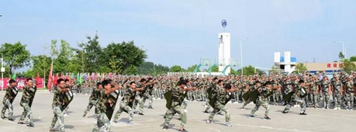 四川九洲技師學(xué)院警棍盾牌術(shù)