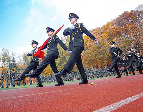 貴陽精工科技學(xué)校軍訓(xùn)