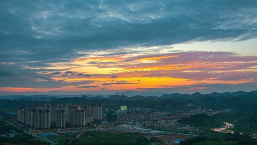 遵義職業(yè)技術學院黃昏景象