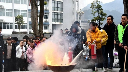 銅仁職業(yè)技術學院滅火器使用