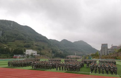 六盤水幼兒師范高等專科學(xué)校新生軍訓(xùn)