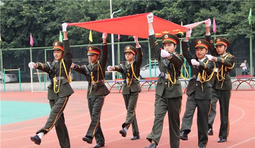 四川師范大學(xué)附屬第一實(shí)驗(yàn)中學(xué)國旗班（龍泉校區(qū)）