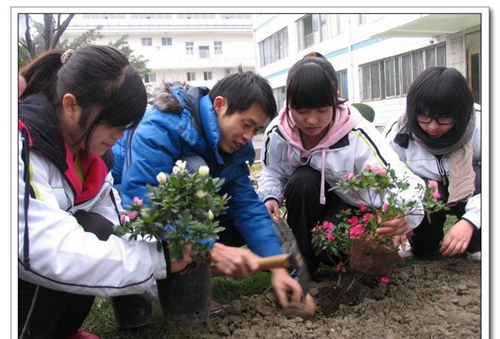 成都市鹽道街外語(yǔ)學(xué)校植樹(shù)系列活動(dòng)