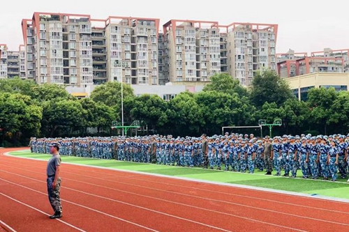 成都高新實驗中學軍訓風采