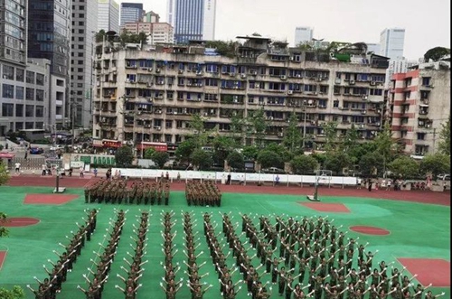 四川省成都市第十七中學(xué)軍訓(xùn)匯演